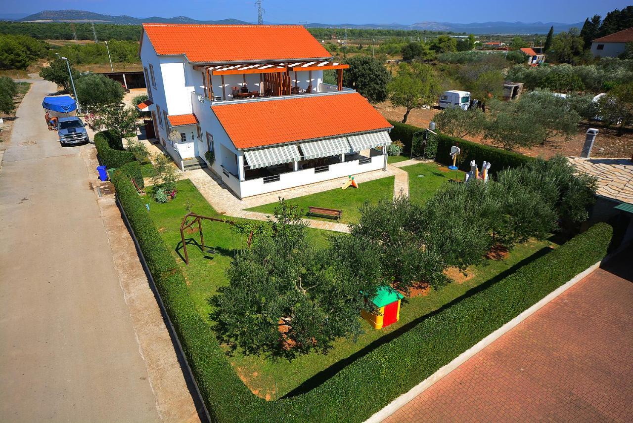 Apartments Belegrata Биоград на Мору Екстериор снимка