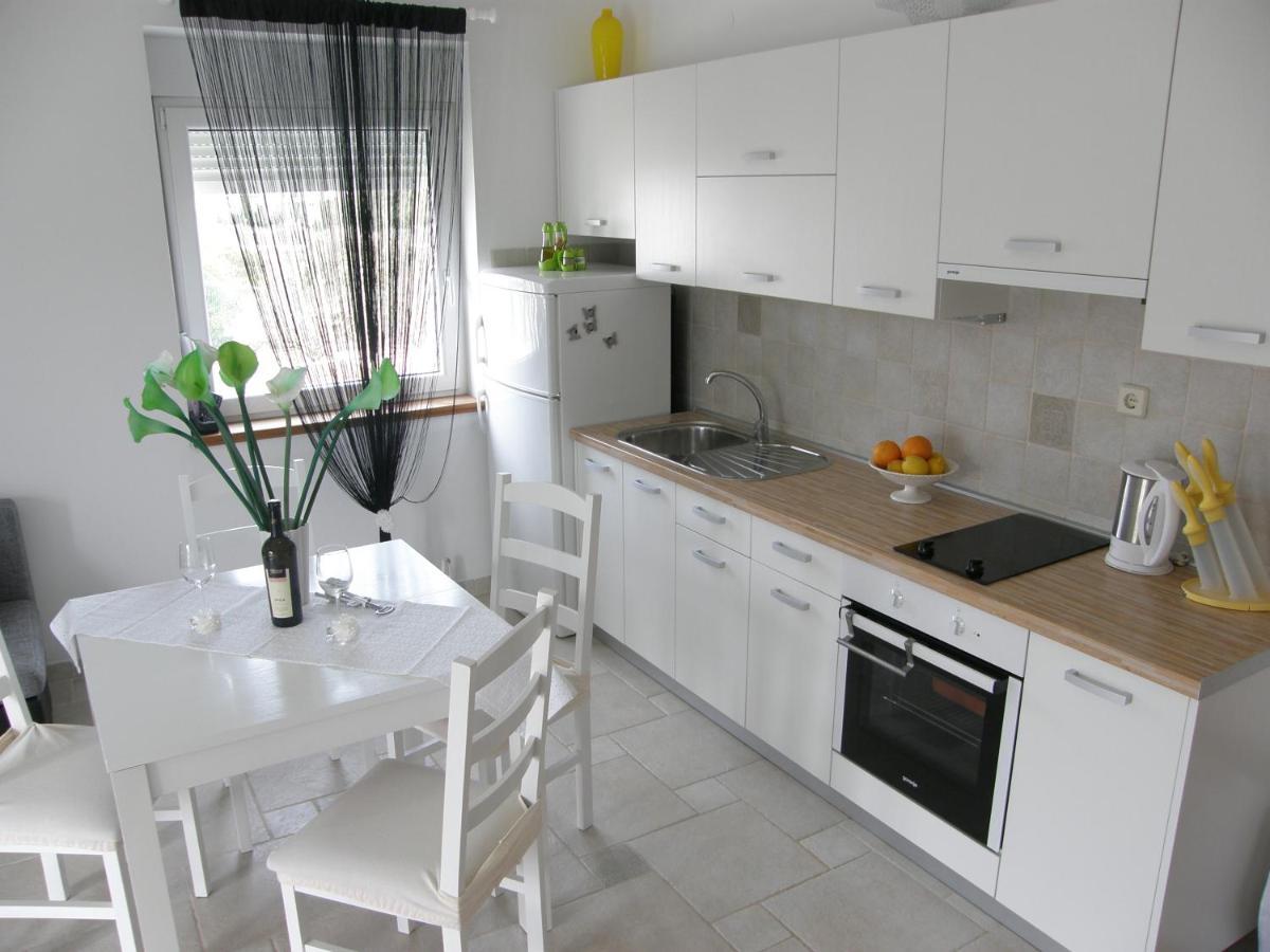 Apartments Belegrata Биоград на Мору Екстериор снимка
