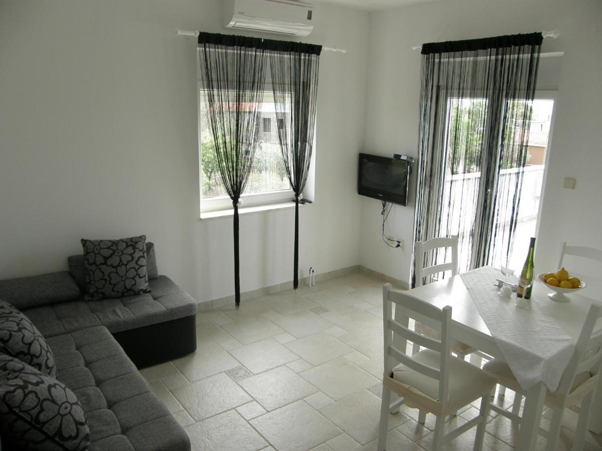 Apartments Belegrata Биоград на Мору Екстериор снимка