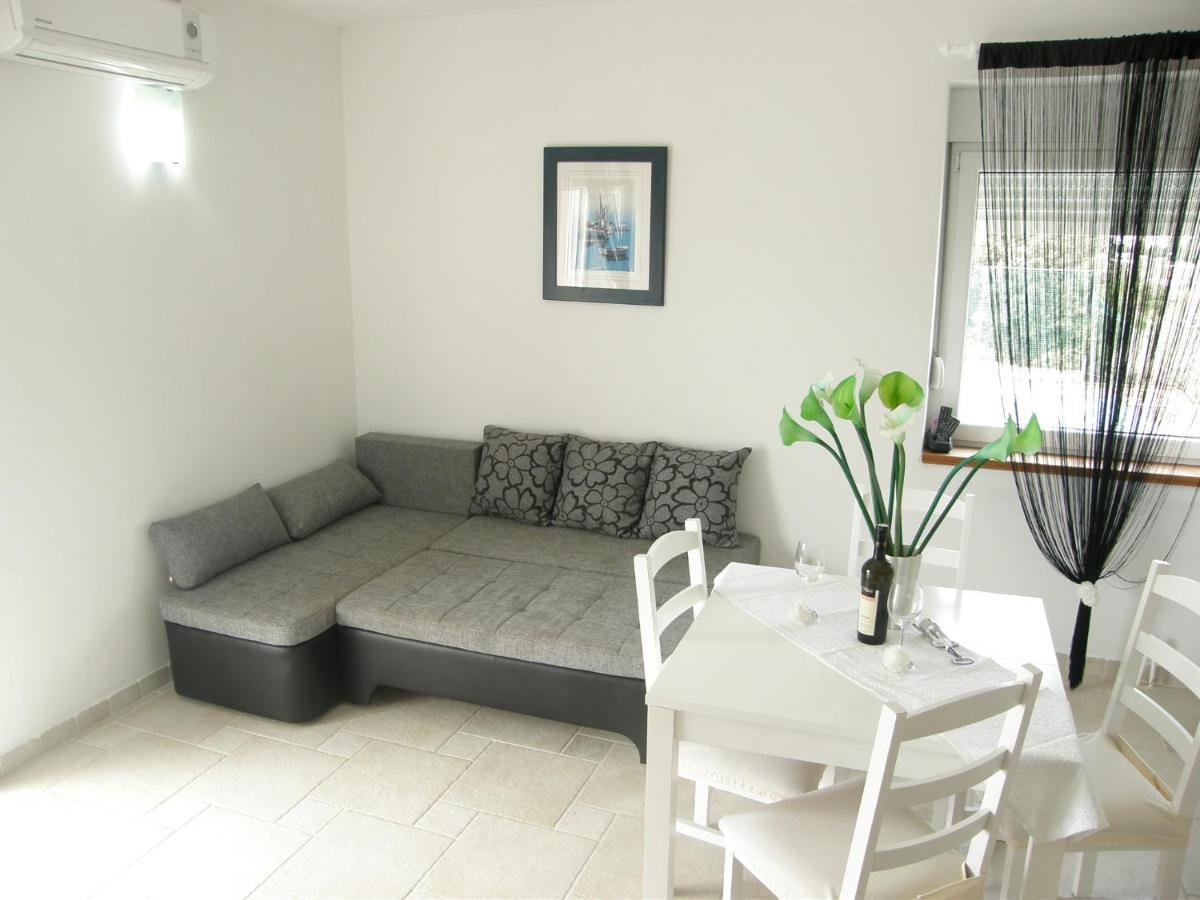 Apartments Belegrata Биоград на Мору Екстериор снимка